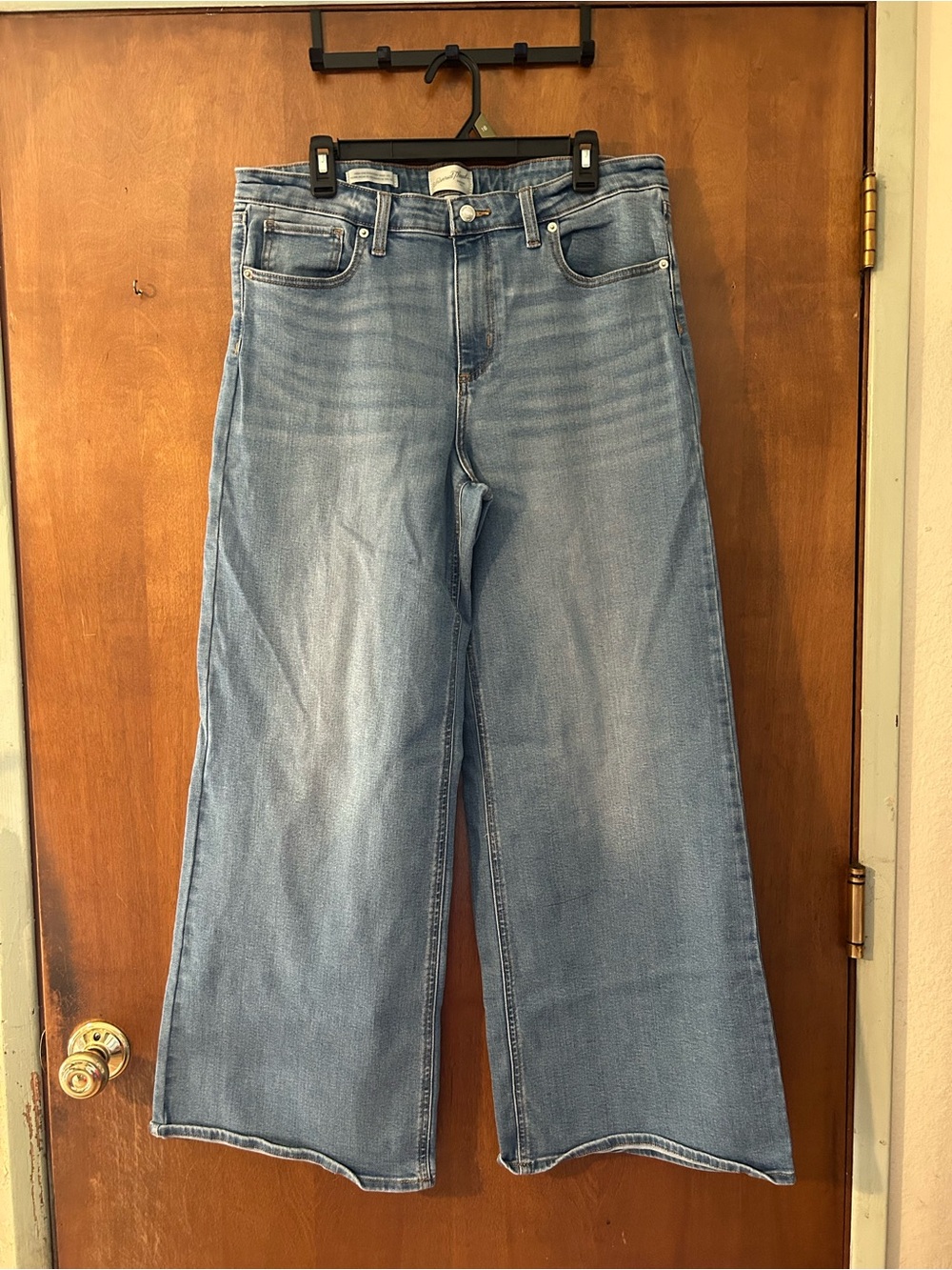 Universal Thread High Rise Everyday Wide Leg Jeans - Picture 2 of 5